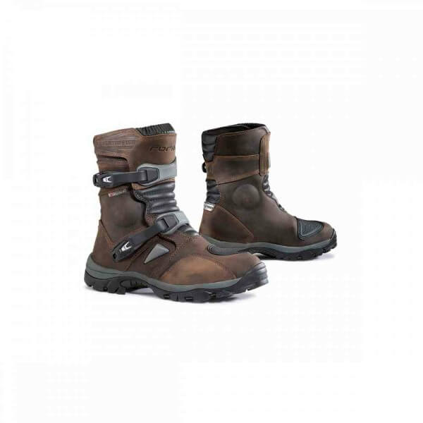 Low adventure sales motorcycle boots