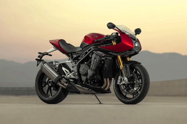 Speed Triple 1200 RR - Modern Bikes in Classic Clothing