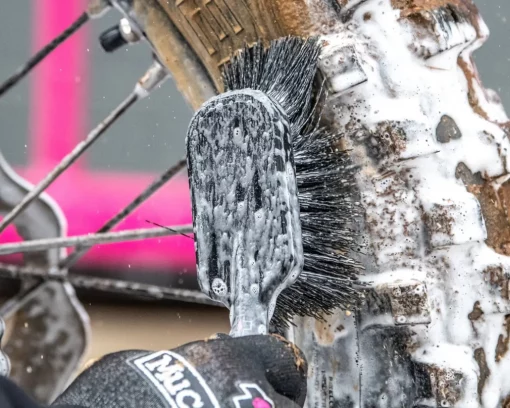 Muc Off Tire Cassette Brush 2