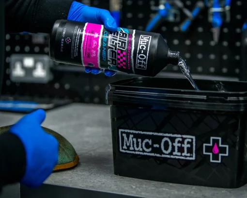 Muc Off Motorcycle Air Filter Cleaner 1L 2