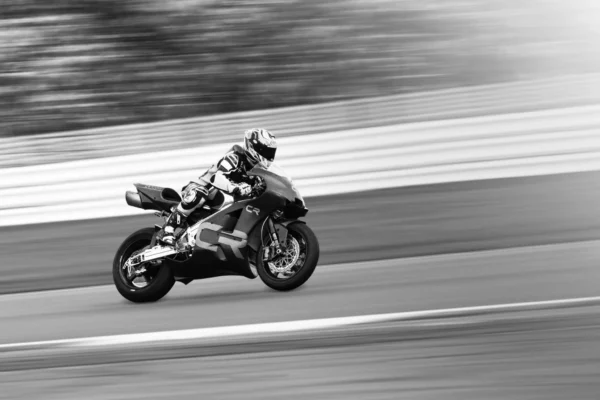 Norton Crighton CR700W Norton Crighton CR700W