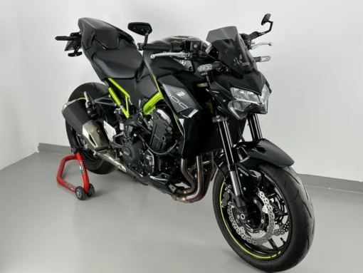 WRS Dark Smoked Sport Windscreen For Kawasaki Z900 (2020-2024) - Image 3