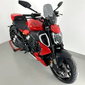 Alternative view of WRS Matt Black Touring Windscreen For Ducati Diavel V4 (2023-2024)