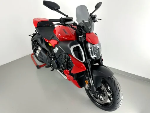 WRS Matt Black Touring Windscreen For Ducati Diavel V4 (2023-2024) - Image 2