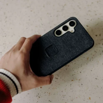 Alternative view of Peak Design Mobile Charcoal Everyday Fabric Case Samsung Galaxy S25