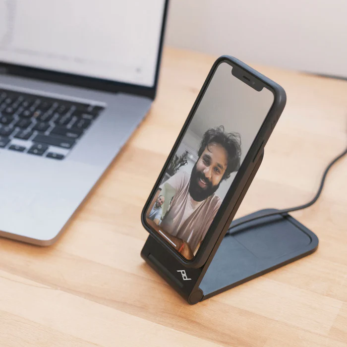 Peak Design Mobile Wireless Charging Stand Black - Image 3