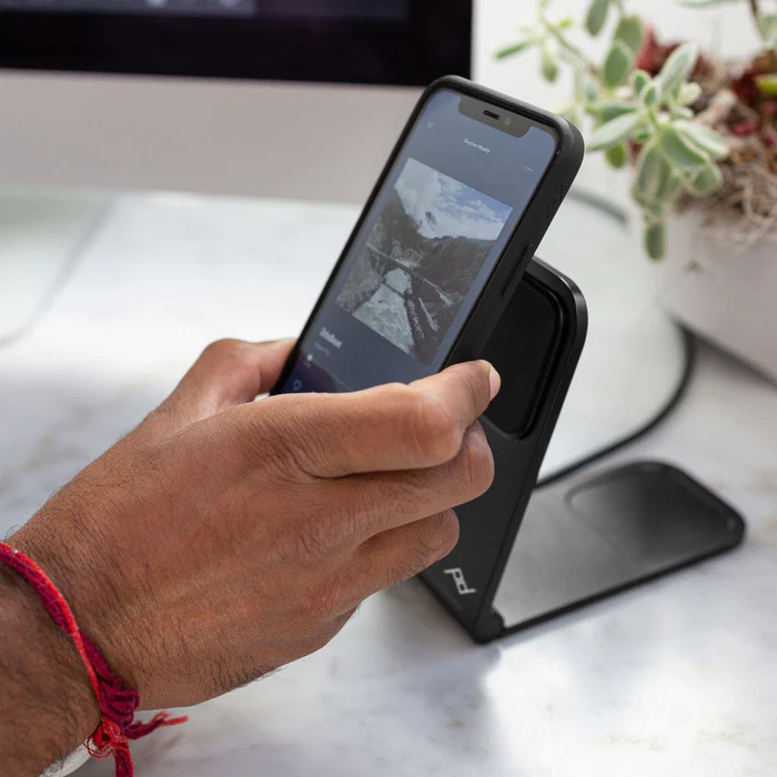 Peak Design Mobile Wireless Charging Stand Black - Image 4