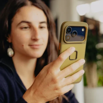 Alternative view of Peak Design Kelp Mobile GNAR Case for iPhone 17 Pro