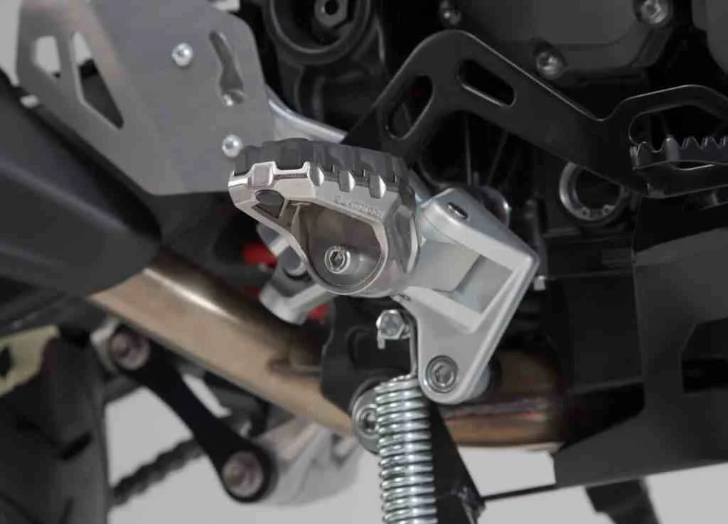 SW-Motech Top Clamp for Footrest - For Side Carrier for Tiger 800(KFT.11.748.004) - Image 2