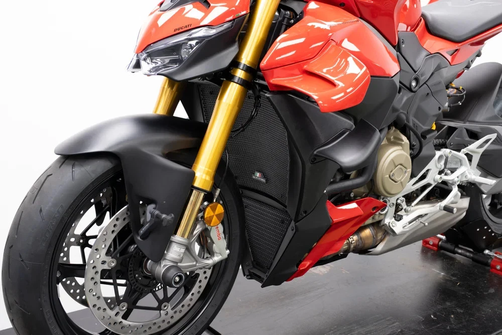 Evotech Radiator Guard Set for Ducati Streetfighter V4 2025 (PRN018192-018198) - Image 4