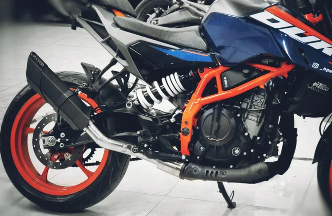 Barrel Exhaust Rogue V2 Exhaust for KTM 390 / 250 Gen 3 - Black(R2GKTMBKG3) - Image 3