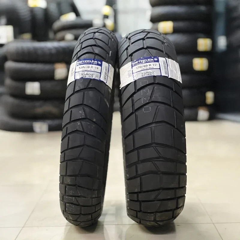 Metzeler KAROO™ STREET 150/70 R17 Rear Tyre and 100/90 R19 Front Tyre Kit for Triumph Tiger 900 GT - Image 4