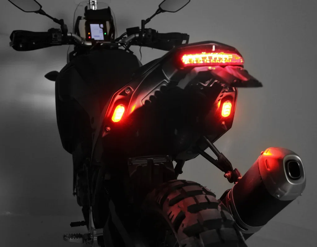 DENALI T3-S Switchback LED Pods - Rear - Indicator/Brake - DNL.T3S.10300 - Image 8