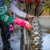 Muc-Off Deep Scrubber Gloves - Large - 20406 - Image 7