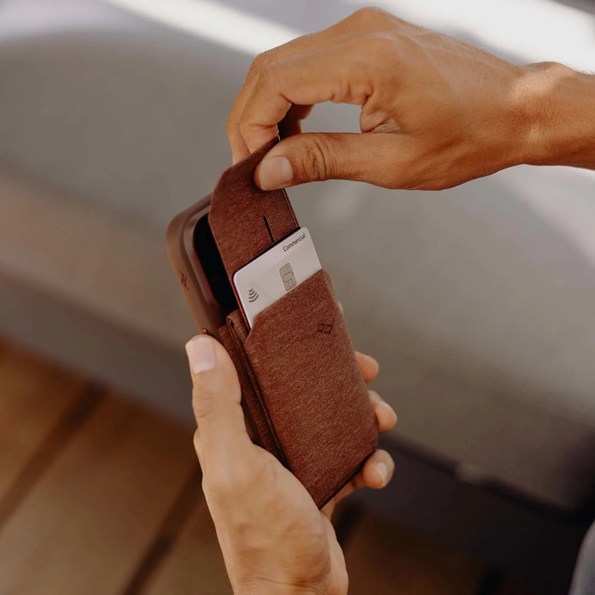 Peak Design Mobile Slim Wallet - Redwood - Image 5
