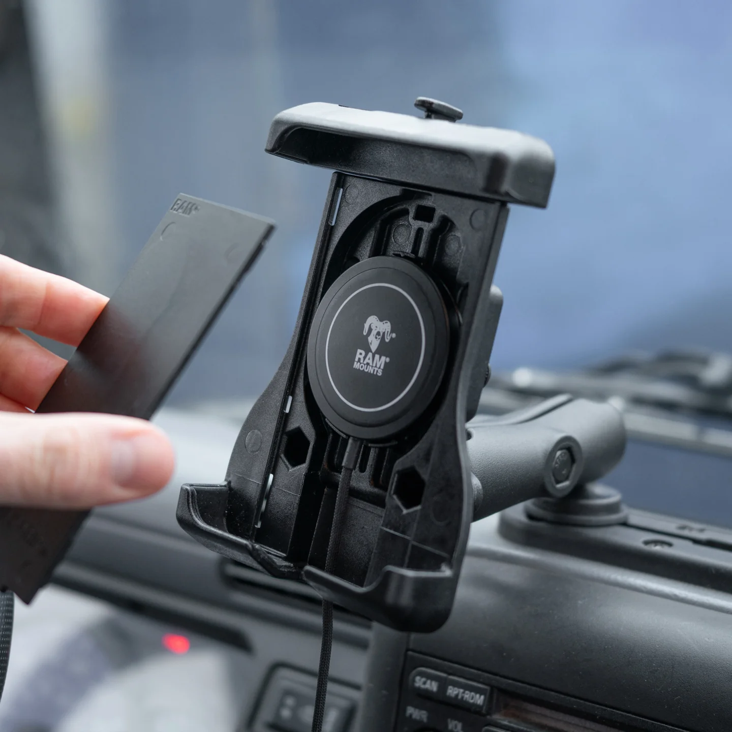 RAM® Qi2 15W Wireless Charger - Image 3