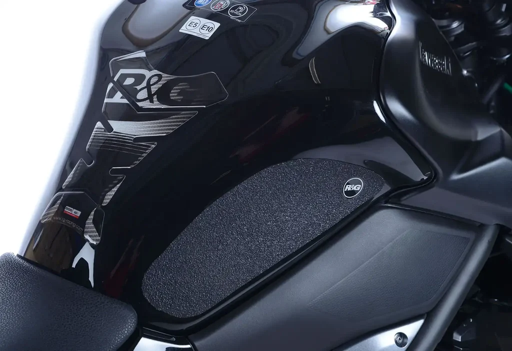R&G Tank Traction Kit for Kawasaki Z900 (2021) - EZRG430CL - Image 3