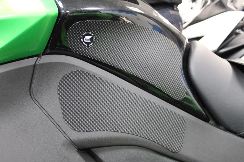 Eazi-Grip Tank Grip Black for Kawasaki Versys 1000 (2021+) - PRO423BL - Image 3
